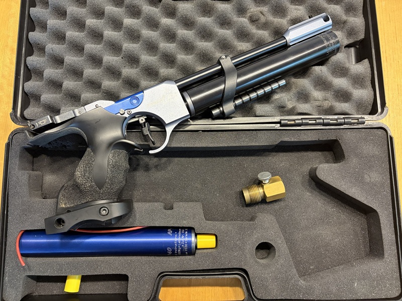 Hämmerli AP40 compressed air pistol with case