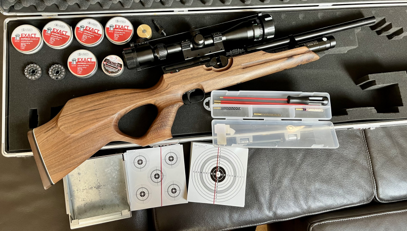 HW100 T Air Rifle with Accessoriesxx