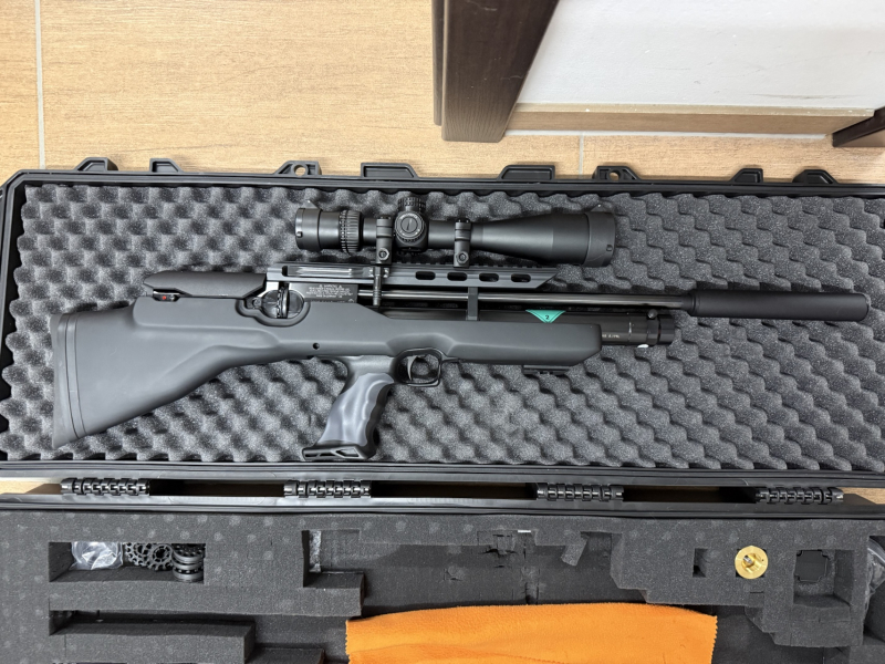 Weihrauch HW100 Bullpup 7,5J, Cal. 4.5mm incl. scope, case, orig. packaging, invoice