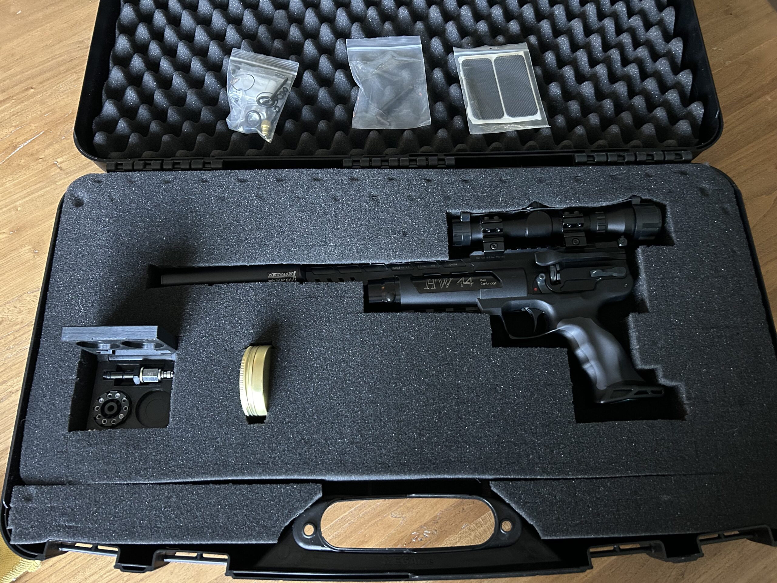 HW44 Air Pistol Kit – LOADED, Case, Tripod, Optics, Silencer, Pump etc