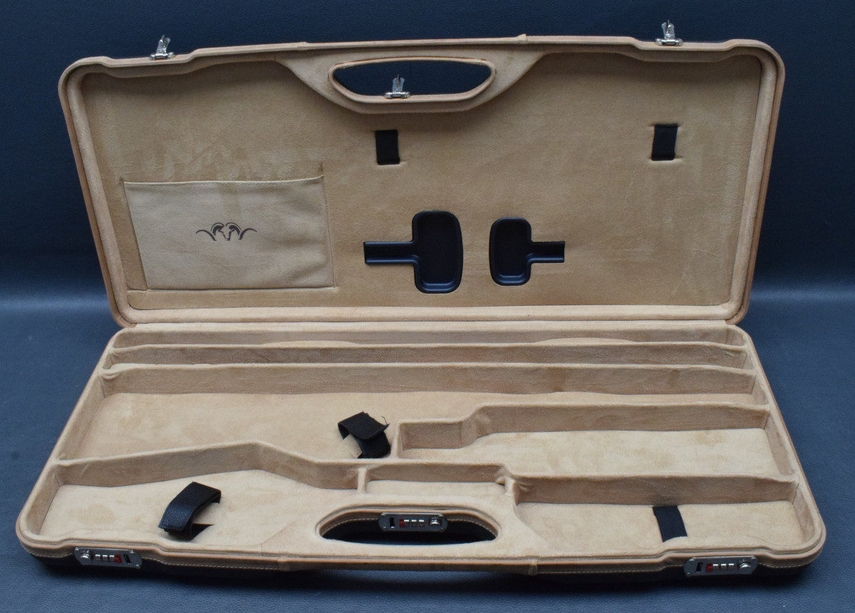 Blaser gun case type B, hard shell case with three combination locks, very good condition