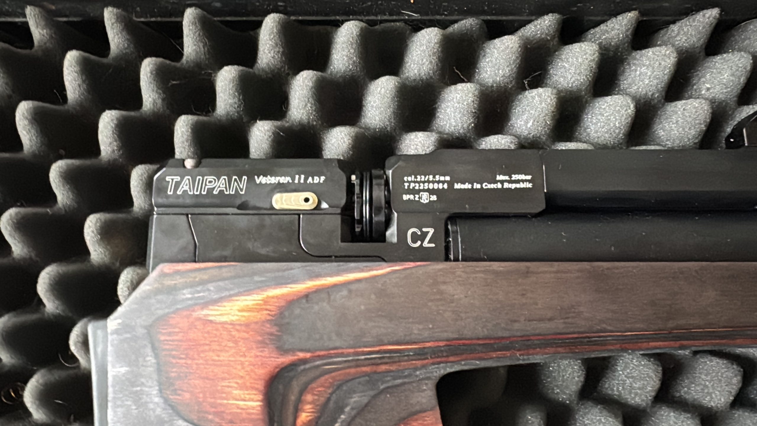 Taipan Veteran II TAC 550mm 5,5mm Tactical Laminate Forest