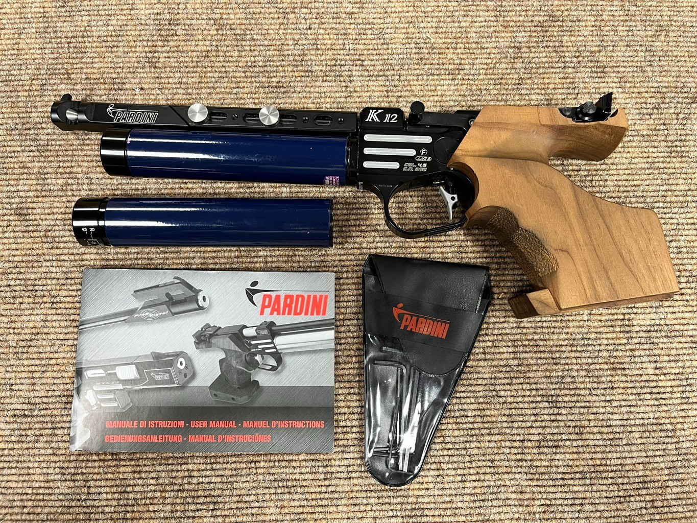Pardini K12 Air Pistol – Top Condition – 2 Cartridges until 2027 – incl. Case