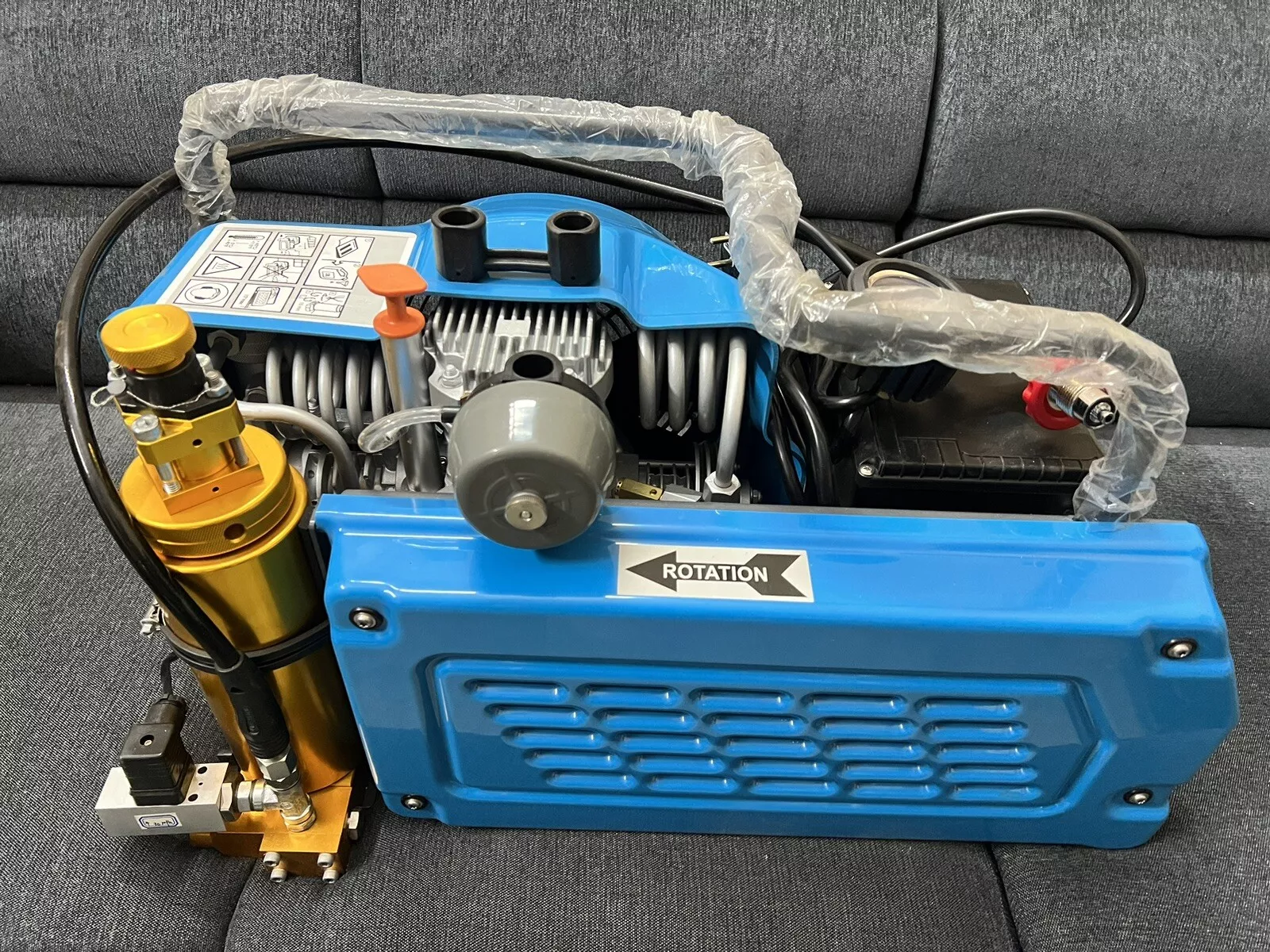 BREATHING AIR COMPRESSOR SCUBA DIVING AND SCBA 4500 PSI 100LMIN. 300 BAR 3.5CFM